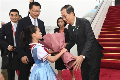 Republic Of Korea Pm Arrives In Hangzhou For Asian Games Chinadaily