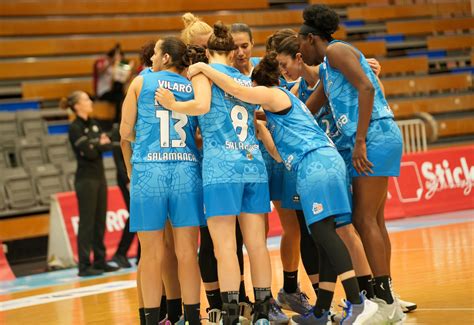 El Perfumerías Avenida se queda solo en el trono único equipo invicto