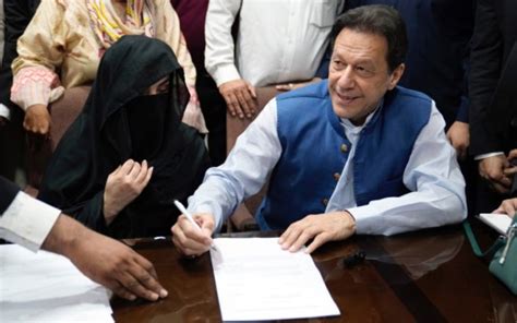 Pakistan S Jailed Former Pm Imran Khan Claims Wife Bushra Bibi Poisoned