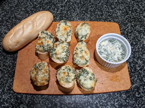 Creamy Spinach Dip with Toasted Baguette : r/FoodPorn