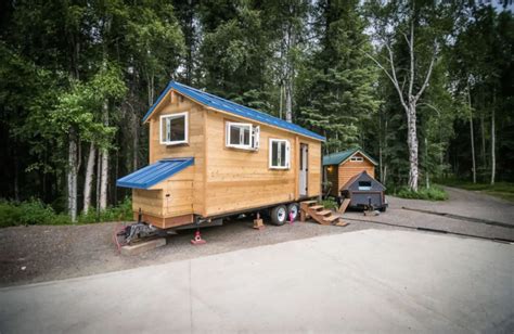 15 Tiny Houses in Alaska You Can Rent on Airbnb in 2021! - Dream Big ...