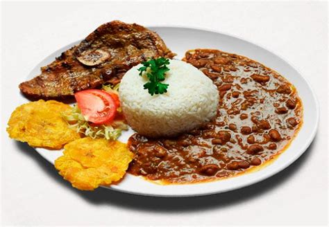 Arroz con menestra y carne Cómo preparar este plato delicioso