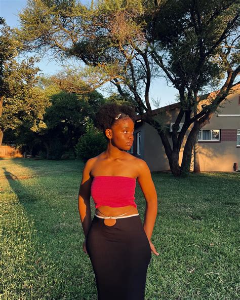 Omphile🎀 | #viralpost #her #darkskingirls #prettylittlething #🎟 | Instagram