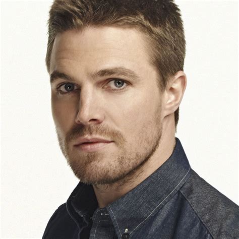 Stephen Amell Comic Con Brynn Corabel