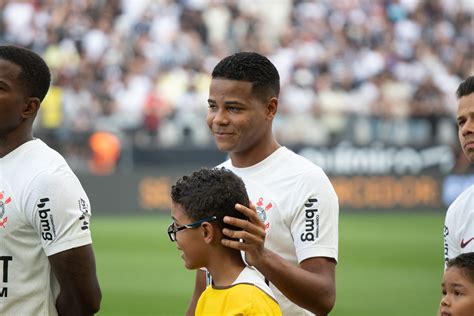 Corinthians Recebe Nova Proposta De Quase R Milh Es Por Wesley