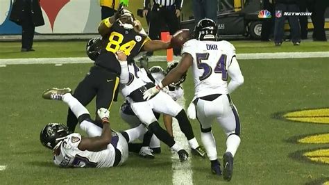 Antonio Brown Reached Across 4 Ravens Defenders On His Way To The