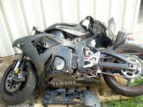 Crashed An R Pics Page Suzuki Gsx R Motorcycle Forums Gixxer