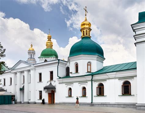 Premium Photo | Tourist in kiev pechersk lavra