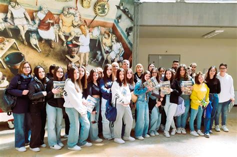 GLI STUDENTI DEL VOLTA E DEL RUSSO VISITANO IL MUSEO ARCHEOLOGICO DI