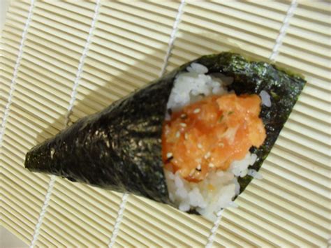 Temaki Spicy Salmon Fujiyama