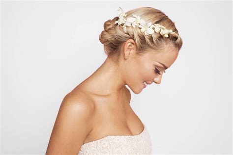 High-Bun Wedding Styles Recommended by Top Hairstylists