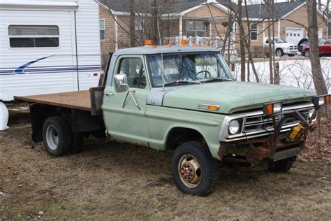 Old Ford Trucks Dually Trucks Old Pickup Trucks Classic Pickup Trucks Ford 4x4 Farm Trucks