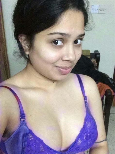 Pooja Indian Desi Hairy Wife Nude Selfie