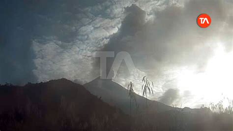 Nube de ceniza del volcán Sangay sobre cuatro provincias del Ecuador