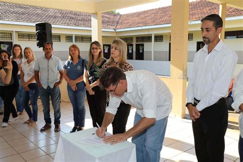 Escola Feliz assinada ordem de serviço para reforma da escola