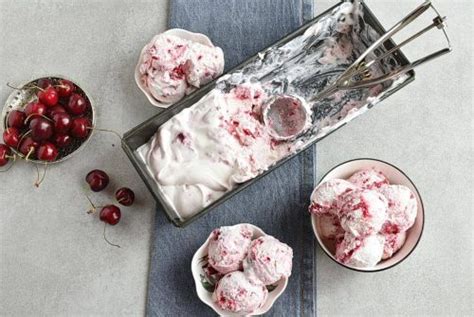 No Churn Cherry Chunk Amaretto Ice Cream Recipe Cook Me Recipes