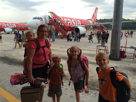 Activities and Snacks for Long Flights With Kids