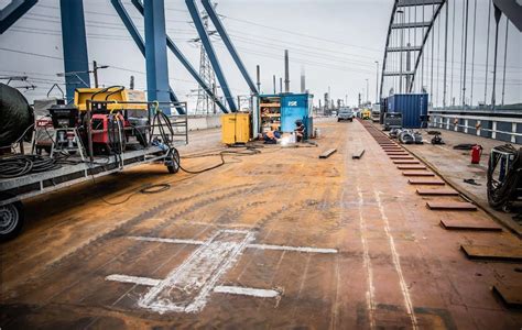 Nieuwe Klep Haringvlietbrug Met Stoom En Kokend Water In Elkaar Gezet