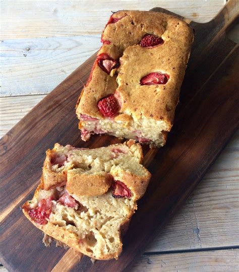 Bananencake met hüttenkäse en aardbeien FOOD I LOVE Voedsel ideeën