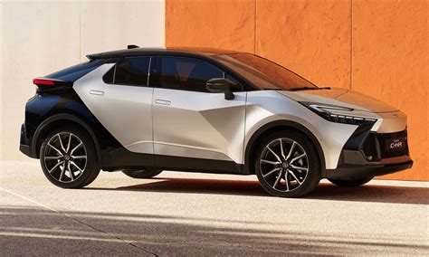 Nuevo Toyota C HR 2023 diseño elegante y motorizaciones híbridas