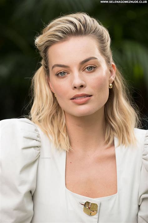 Margot Robbie No Source Celebrity Beautiful Sexy Babe Posing Hot