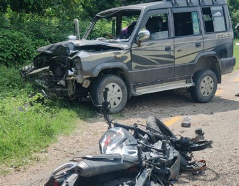 तीव्र गतिको टाटा सुमो र मोटरसाइकल ठोक्किँदा दुई जनाको मृत्यु