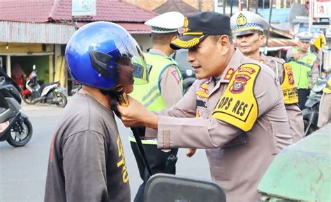 Polres Padangsidimpuan Gelar Pembagian Helm Gratis Dalam Ops