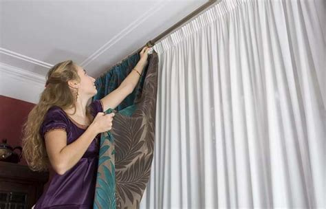 Curtains Installation Dubai | Get Curtains Hanging Services