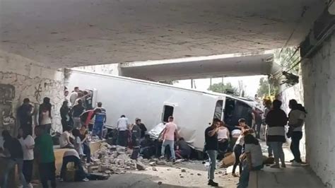 Volcadura De Autobus En La Autopista M Xico Pir Mides Deja Muertos