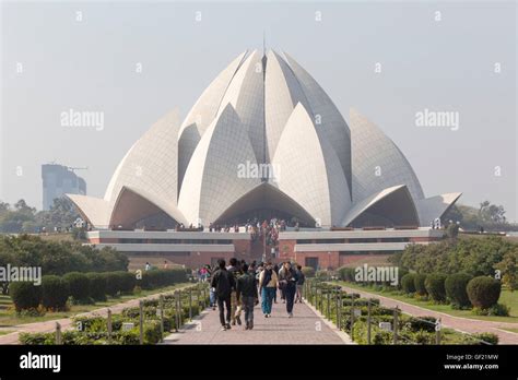 The Lotus Temple, New Delhi, Delhi, India Stock Photo - Alamy