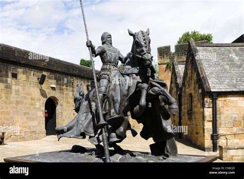 Statue of Harry Hotspur (Sir Henry Percy), Alnwick, Northumberland, North East England, UK Stock ...