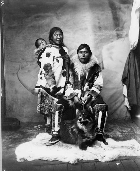 Fascinating pictures showing the arctic lifestyle of the inuit people ...