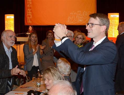 B Rgermeister Wahl In Neuss Cdu Votum F R Jan Philipp B Chler