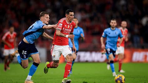 APÓS TRIUNFO NA LUZ DI MARÍA REAGE A EXIBIÇÃO DO BENFICA FRENTE A