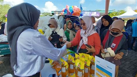 Jelang Lebaran Warga Purwokerto Serbu Pasar Murah Sembako Di