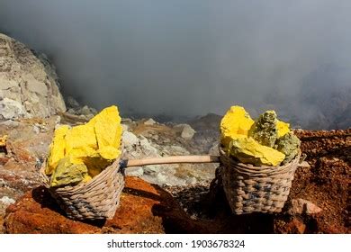 Sulfur Mining Industry Crater Volcano Kawah Stock Photo 1903678324 ...