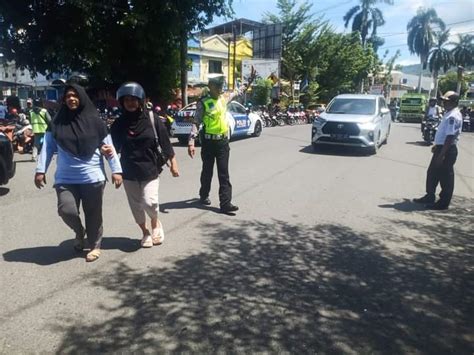 Cegah Kemacetan Satlantas Polres Banggai Lakukan Pengaturan Pasar