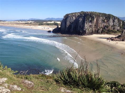 As 5 melhores praias no Sul do Brasil para curtir o verão Trilhas e