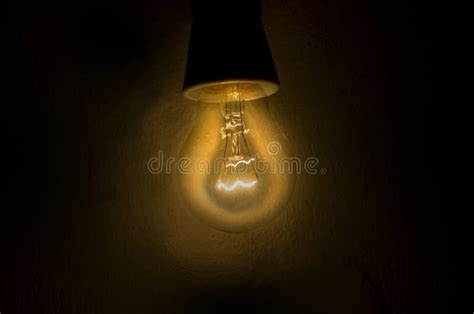 Free Public Domain CC0 Image: Dim Light Bulb Picture. Image: 84958071