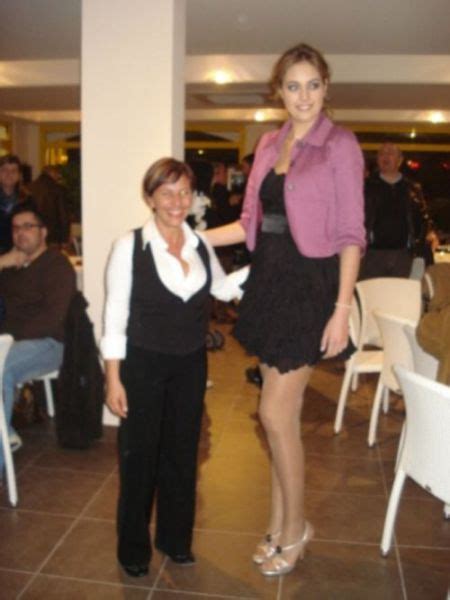 The Worlds Tallest Women 59 Pics