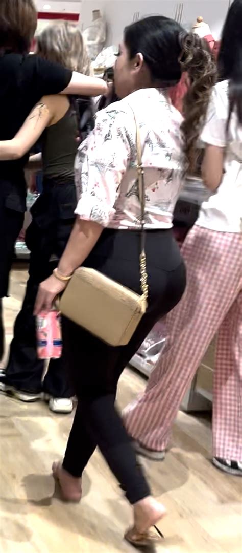Latina Milf With A Booty In Tight Black Leggings Video Spandex Leggings Yoga Pants Forum