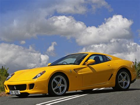 Gambar Mobil Ferrari 599 Gtb Fiorano 2010