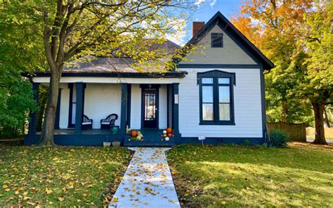 Victorian House In Idyllic Neighborhood Near Downtown Nashville