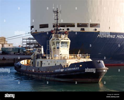 Adsteam Lyndhurst Working Tug Boat In Southampton Docks Stock Photo Alamy