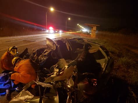 Colis O Frontal Entre Nibus E Carro Deixa Quinze Feridos E Um Bito