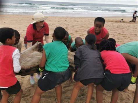 Umkomaas Primary Learners Beautify Beach South Coast Herald