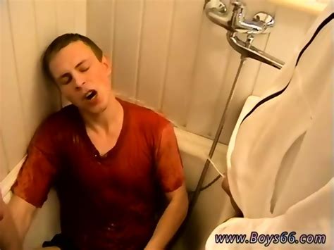 Piss Drinking Emos Gay 3 Way Piss Sex In The Tub