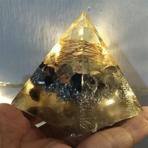 Jual Restock Terbaru Orgonite Orgone Piramida Pyramid Piramid 7 9 Cm