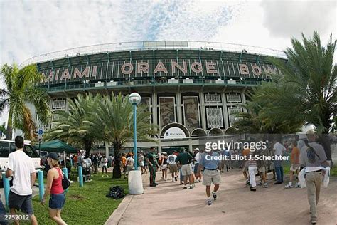 Miami Orange Bowl Miami Photos and Premium High Res Pictures - Getty Images