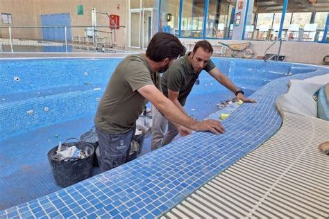 Torremolinos Acomete Trabajos De Mantenimiento En Las Piscinas Virgen